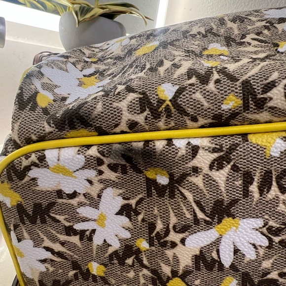 Michael Kors Floral Yellow Backpack with MK logo - Picture 12 of 17